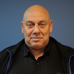 Contact met John Gijsbers, Chef Magazijn bij BAS truck center