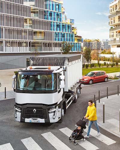 Renault C in de modder