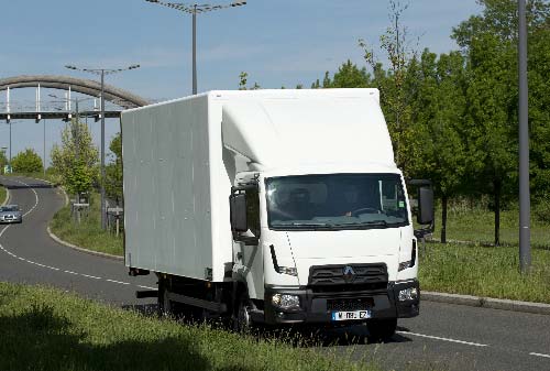 Renault D op de weg