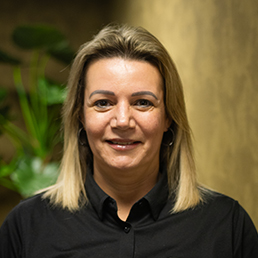 Contact met Eefje Arntz, Service Coördinator bij BAS Truck Center