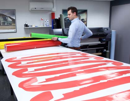 belettering en design bij bas truck center