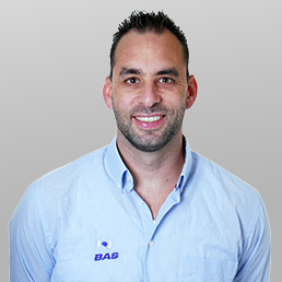 contact met Dennis Combe, Service Coördinator bij BAS Truck Center